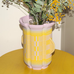 Polská firma Wontek, která vytváří vázy a lampy z bioplastu metodou "3D tkaní."