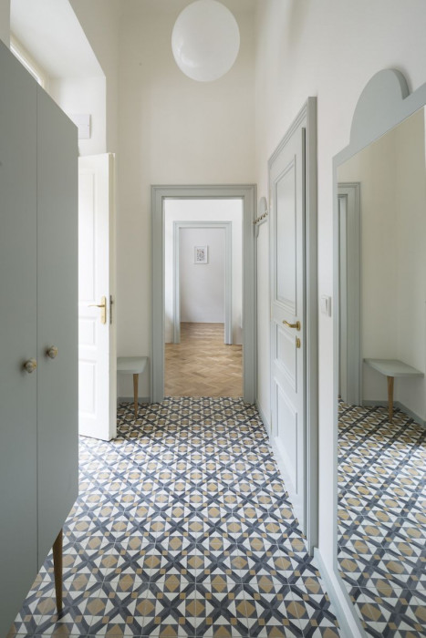 Rekonstrukce činžovního bytu s pavlačí, No Architects