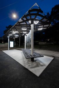 Přístřešek byl vyrobený technologií robotického 3D tisku ultra-vysokopevnostního betonu (UHPC)