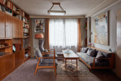 Vybavení je především typové, z produkce Dřevotvaru Jablonné nad Orlicí.