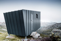Tým mladých architektů Skye Sturm realizoval minimalistický bivak v italských Alpách