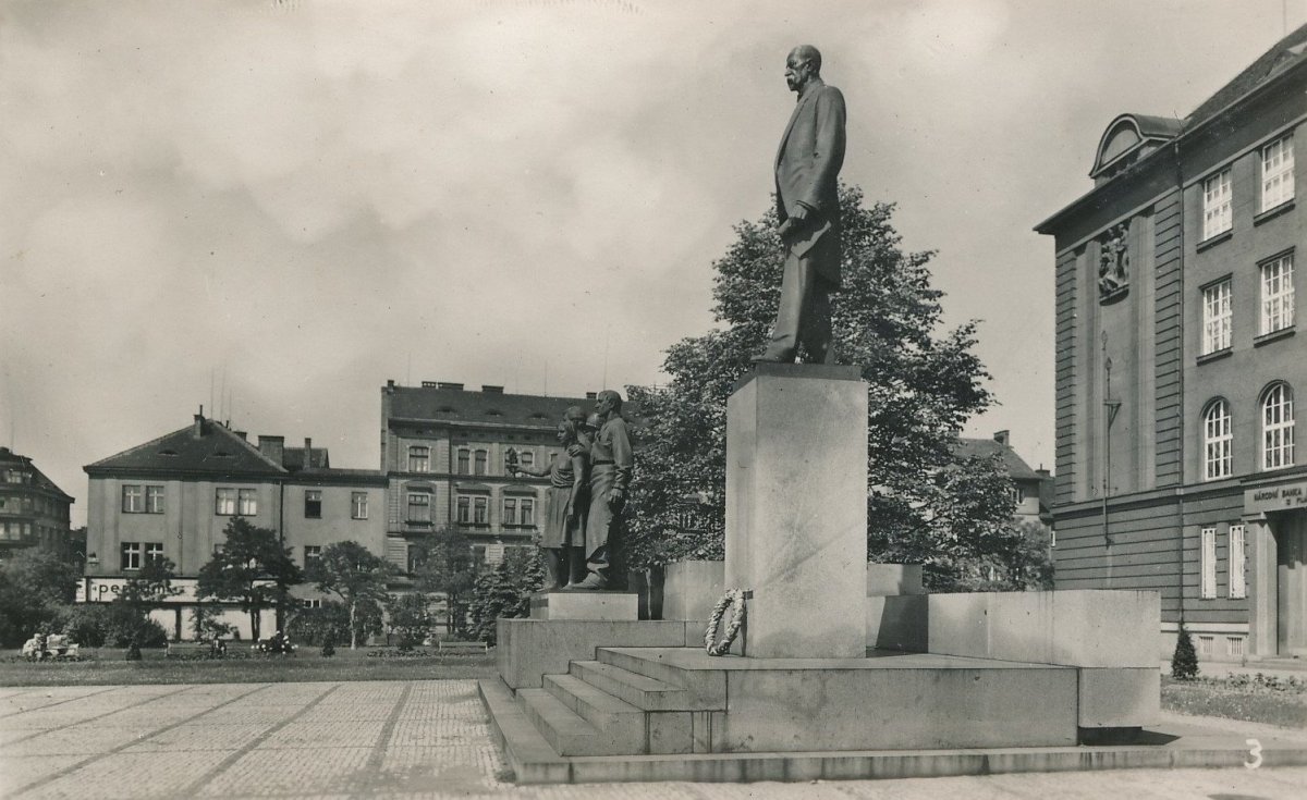 Památník národního osvobození (pomník TGM), patrně 30. léta 20. st., Jaroslav Hruška, Karel Kotrba, Bohumil Pícha.