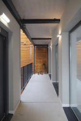 Dočasný bytový dům v Barceloně, Straddle3 + Eulia Arkitektura + Yaiza Terré