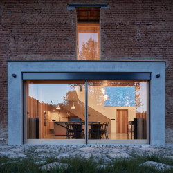 Dům v ruině, ORA/ Jan Hora, Barbora Hora, Jan Veisser