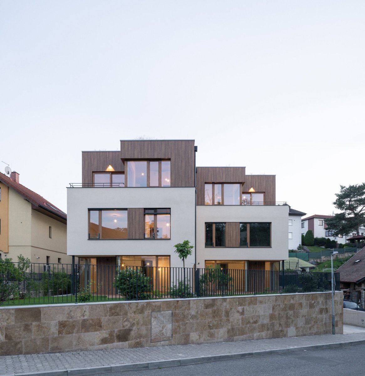 Brněnští architekti z ateliéru SENAA zrealizovali viladům v Praze