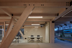 Sídlo Kloboucké lesní v Brumově-Bylnici od studia Mjölk