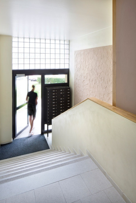 Revitalizace panelového domu v Rožnově pod Radhoštěm, Holiš + Šochová architekti