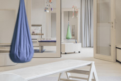 Padevilla architects - Vzdělávací centrum v malé rakouské obci: V budově se nachází školka, škola a  zařízení péče o děti