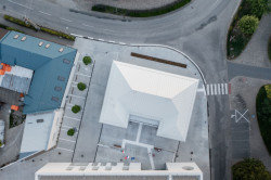 Městský úřad v Leopoldově od studia Zerozero