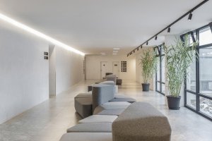Petr Hák proměnil bývalou lázeňskou polikliniku v Poděbradech na designový hotel Chariclea