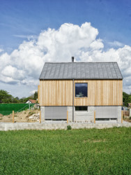 Dom Hora, Archholiks.