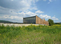 3+1 architekti, Revitalizace hospodářského dvora JACER, školicí středisko – foto