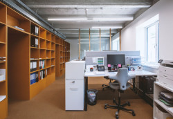 Administrativní sídlo firmy Jolly Joker, Totalstudio