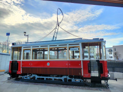 Replika tramvaje před turistickým centrem, projekt "Po stopách těšínské tramvaje", 2023, POLMAT Artur Matkowski