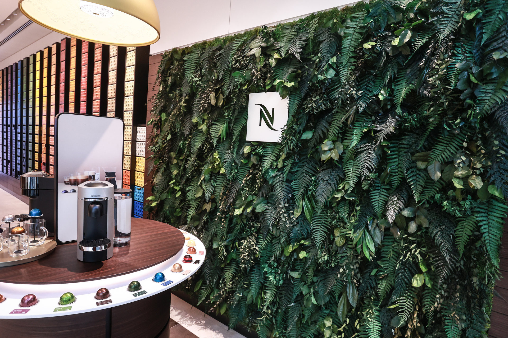 Mechové stěny a obrazy od Jungle Interiors