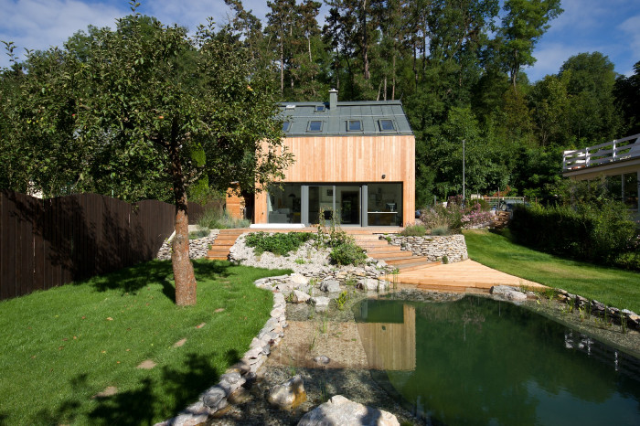 Proměna chaty v rodinný dům od studia Prajaga v Praze