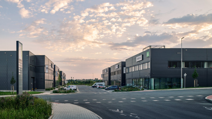 Logport Prague West od Expert Architects