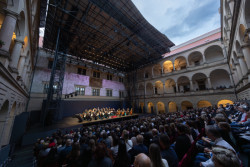 SmetaNOVÝ Sál od AP atelieru Josefa Pleskota