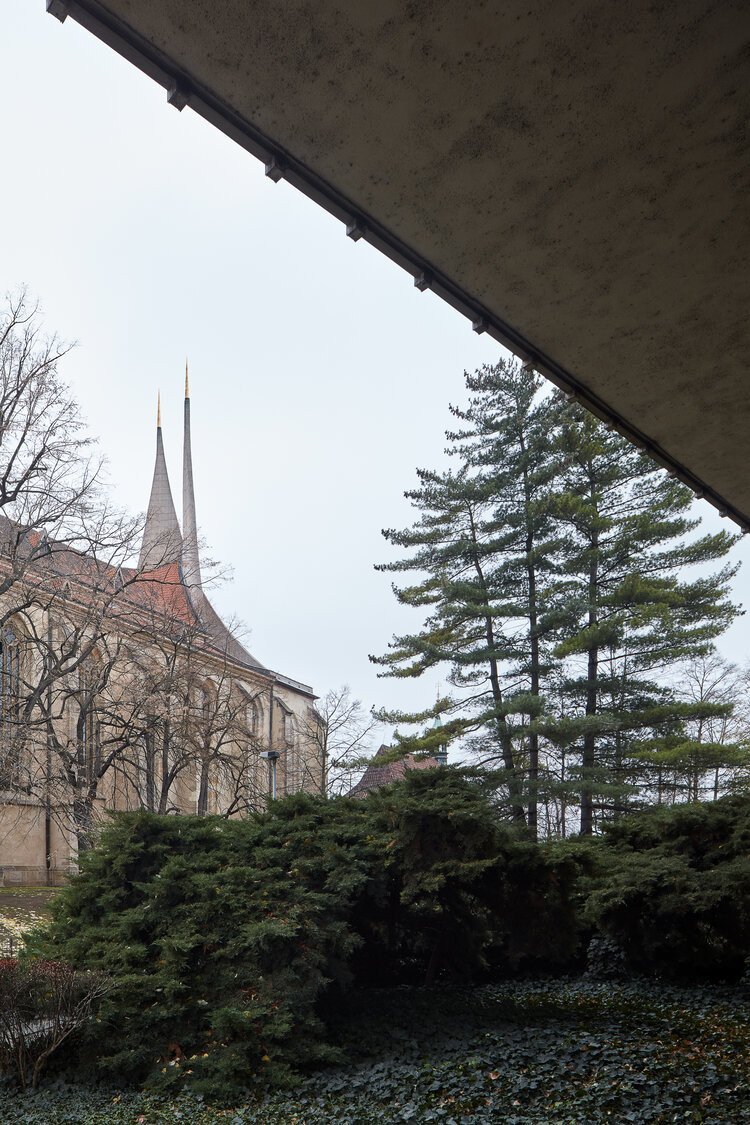 Studii rekonstrukce navrhovaly tři týmy: konzervaci původních konstrukcí navrhovali experti z ČVUT, interér a vnitřní uspořádání ateliér IXA, úpravu okolí Land05. Všichni dbali na dodržení původních principů.