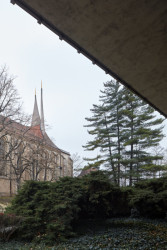 Studii rekonstrukce navrhovaly tři týmy: konzervaci původních konstrukcí navrhovali experti z ČVUT, interér a vnitřní uspořádání ateliér IXA, úpravu okolí Land05. Všichni dbali na dodržení původních principů.