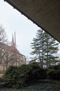 Studii rekonstrukce navrhovaly tři týmy: konzervaci původních konstrukcí navrhovali experti z ČVUT, interér a vnitřní uspořádání ateliér IXA, úpravu okolí Land05. Všichni dbali na dodržení původních principů.