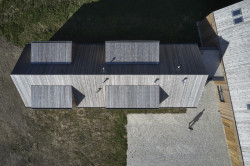 Lesovna poblíž Pacova od studia 20-20-ARCHITEKTI a VYŠEHRAD ateliéru