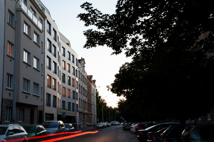 Bytový dům Sámova, Znamení čtyř - architekti