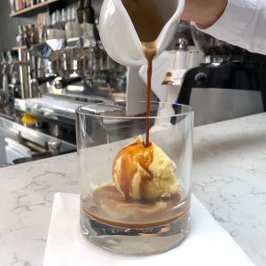 PETROF Hall - PETROF Café, ADONIS PROJEKT, spol. s r.o.