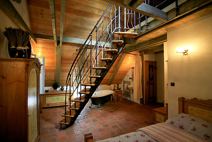 Firma Roubenky Roubal je český výrobce roubených staveb, který je na trhu od roku 2010.