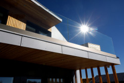 Nízkoenergetický dům po rekonstrukci od ateliéru Vostracký poblíž Českých Budějovic