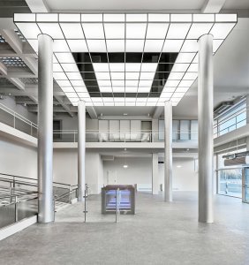 Budova Elektrických podniků v Praze-Holešovicích po rekonstrukci od studia TaK Architects