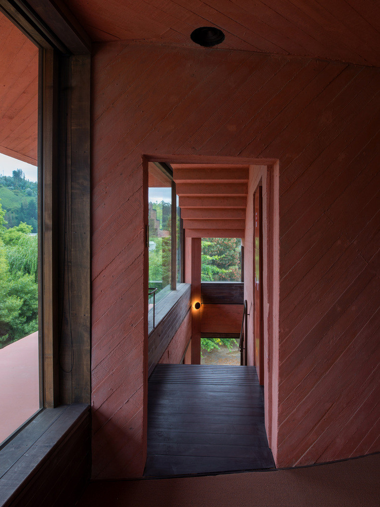 Inovační centrum od dvojice Pezo von Ellrichshausen z Chile