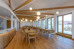 Podnikatelský inkubátor Dům na rohu ve Valašských Kloboukách od studia Jan Hanousek Architekti