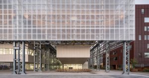 Nantes Saint - přestavba skladiště na uměleckou školu, Franklin Azzi Architecture