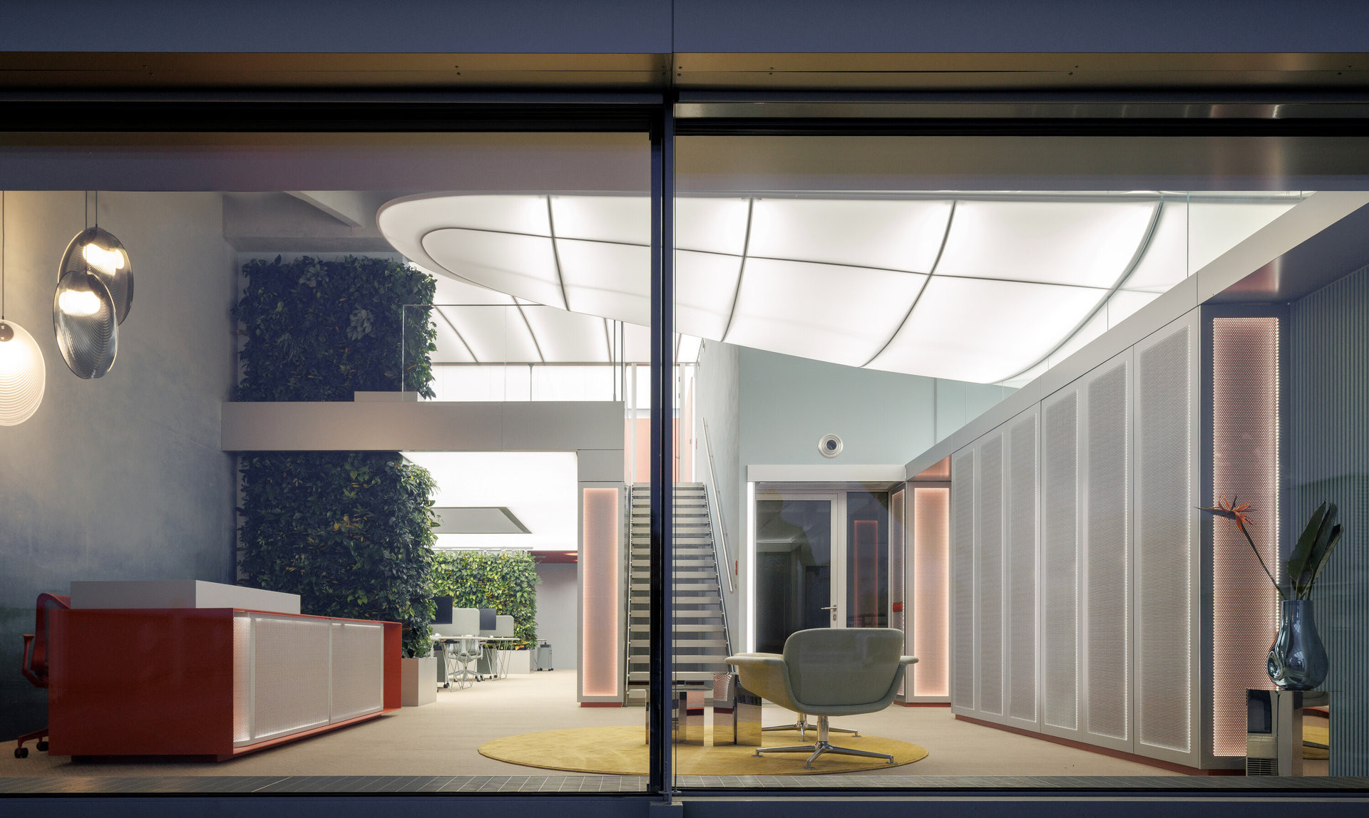 Nové kanceláře v administrativní budově z 90. let (Kanceláře Deveron v Blueriot; CISARSTUDIO)