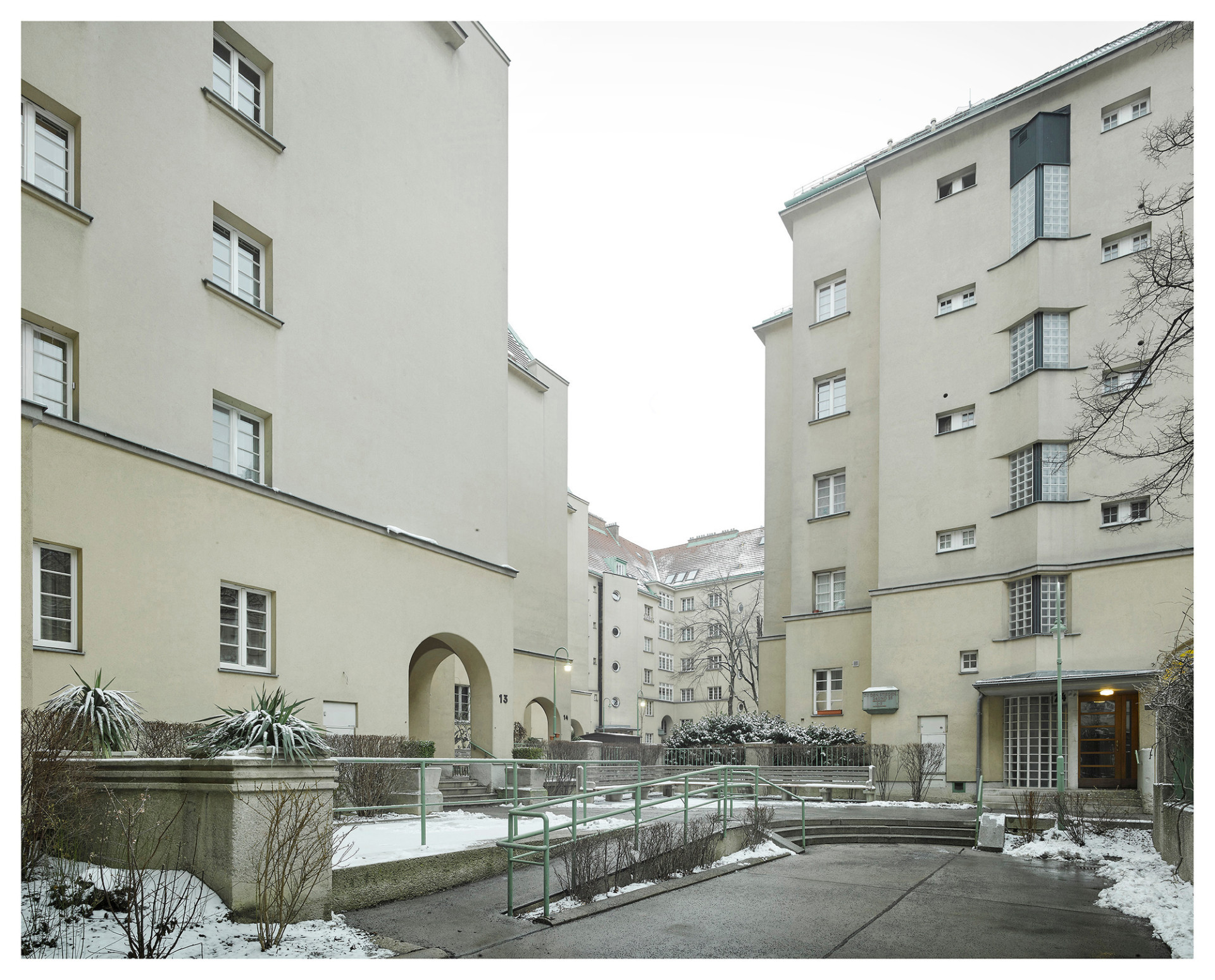 Julius-Popp-Hof - Heinrich Schmid, Hermann Aichinger, 1925 - 1927, 369 bytů