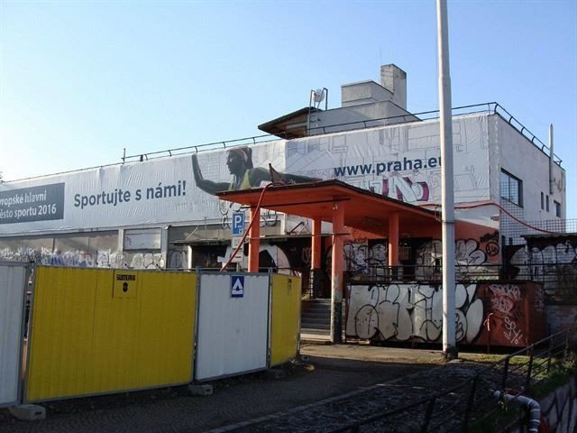 Josef Fuchs, restaurace / tribuna – foto