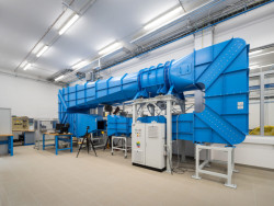 Centrum materiálů, mechaniky a technologií bylo realizováno jako součást projektu RE:START zaměřeného na restrukturalizaci Ústeckého, Moravskoslezského a Karlovarského kraje