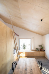 Chata v Sušici, BYRÓ architekti: Podlahy jsou betonové