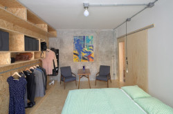 architectureMADE, rekonstrukce bytu paneláku v Plzni, foto