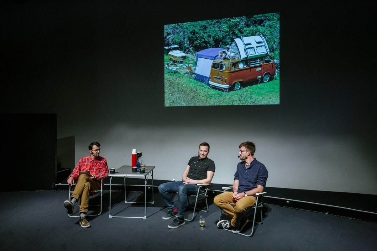 Camping s Ondřejem Cihlářem, foto z uplynulých dílů talkshow.