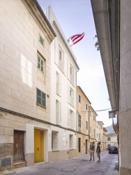 Činžovní dům Carrer Del Sol N° 3, KRESINGS