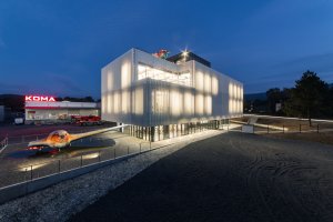 Nové sídlo KOMA MODULAR v pavilonu z EXPO 2015 získalo cenu Nejatraktivnější pracovní prostředí v soutěži Zasedačka roku.