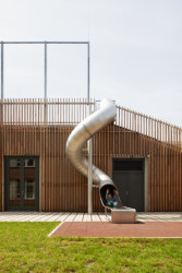 Studio Arch.Design realizovalo novou sportovní halu základní školy v pražských Letňanech