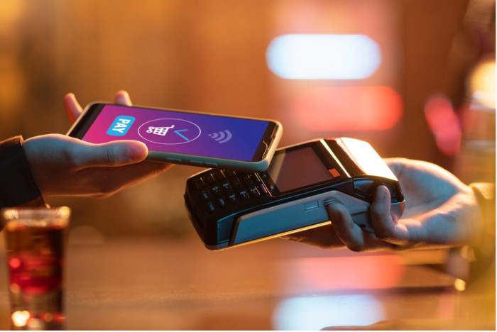 Průzkumy ukazují, že trend placení kartou neustále roste.