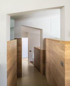 Ateliér Aranguren & Gallegos navrhl dům složený z "boxů". Nachází se nedaleko španělského Madridu a nabízí cenné výhledy na tamější baziliku.