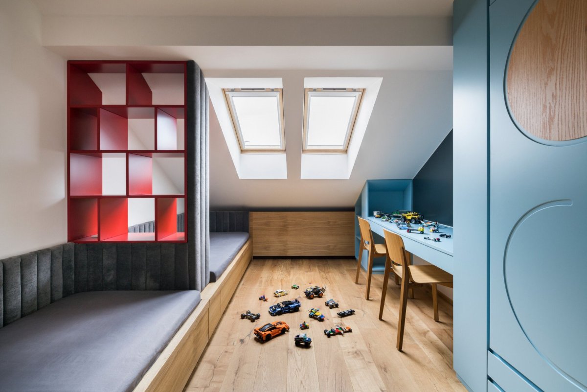 Rekonstrukce interiéru žižkovského mezonetu v Praze od No Architects
