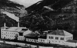 Obr. 3: Bulharská pivovarská společnost v Šumenu v roce 1900, archivní fotografie.