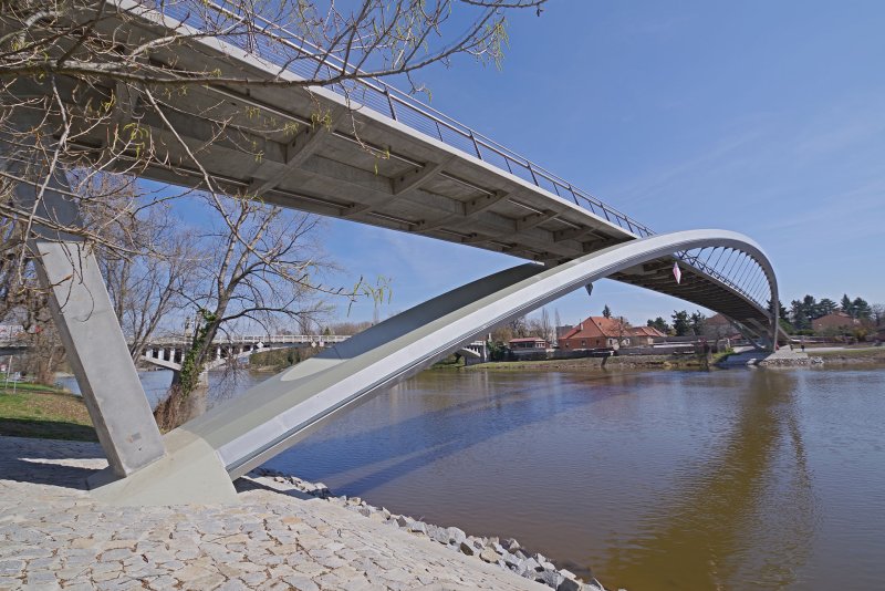 Detail řešení na břehu