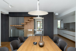 Přestavba řadového domu v Praze-Dědině od studia SOA architekti